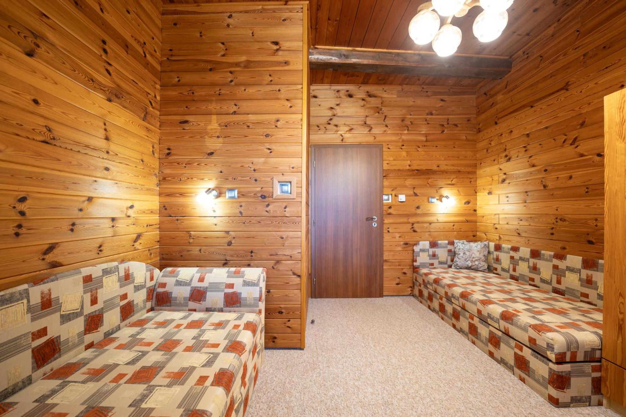 Ea Horsky Hotel Hajenka モドラヴァ エクステリア 写真