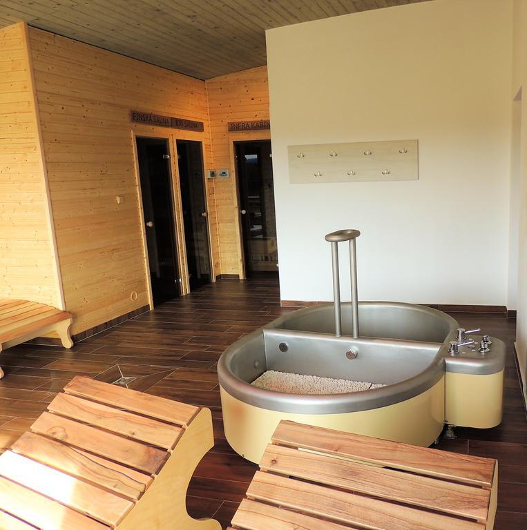 Ea Horsky Hotel Hajenka モドラヴァ エクステリア 写真