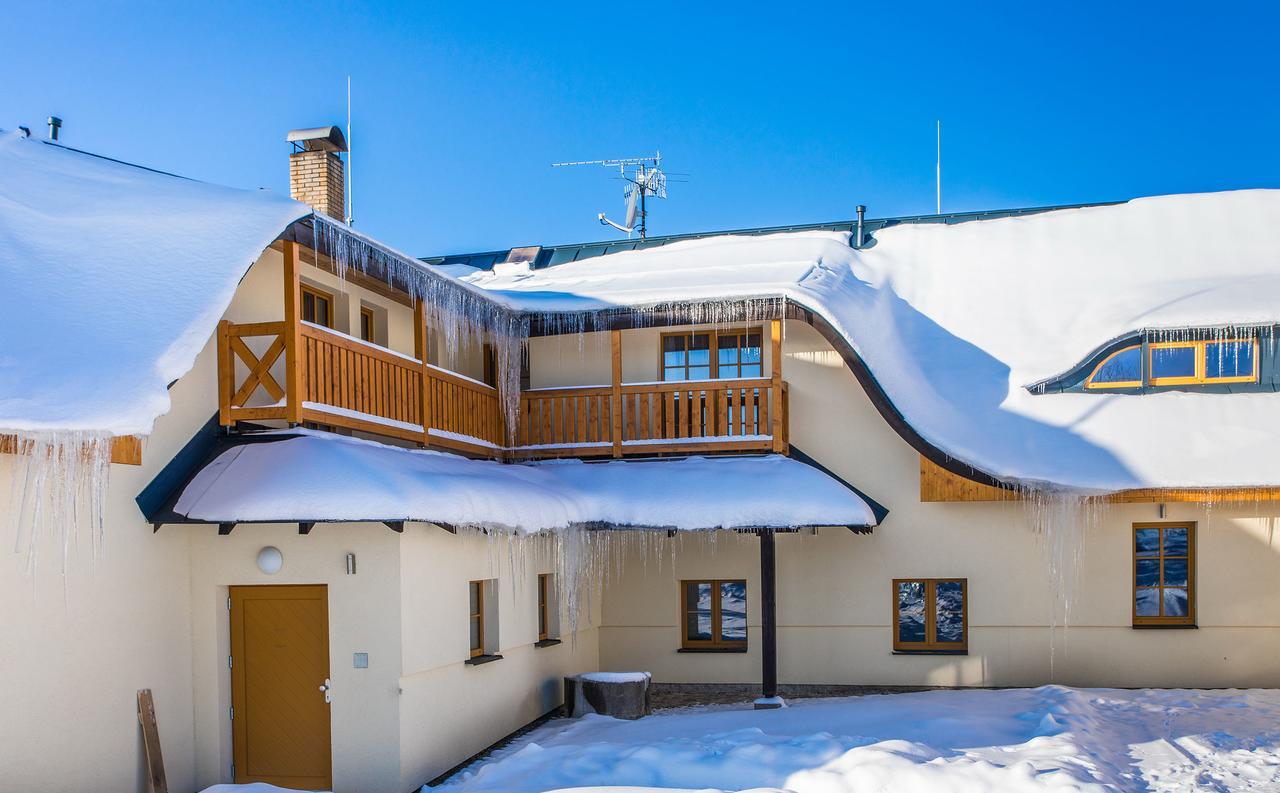Ea Horsky Hotel Hajenka モドラヴァ エクステリア 写真
